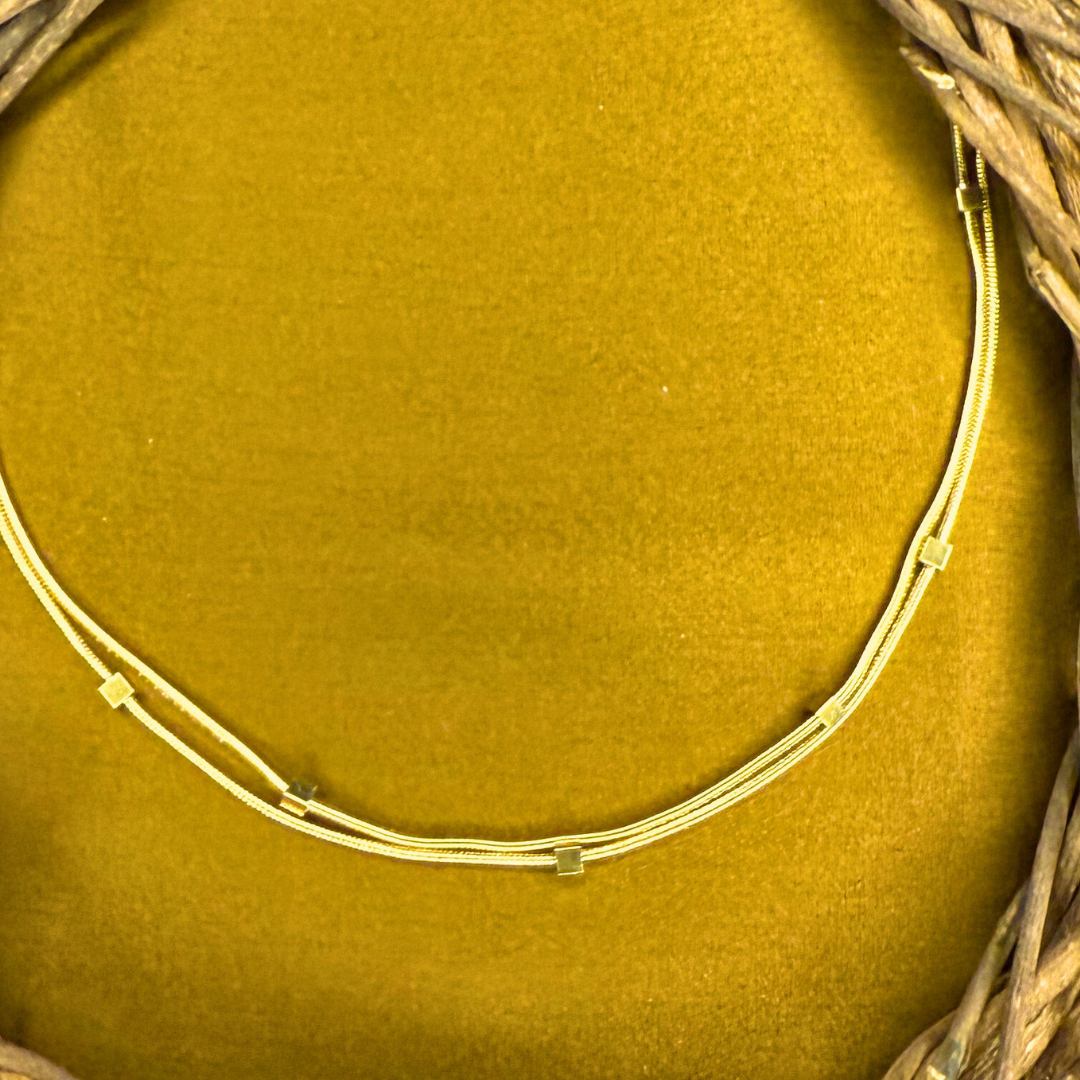 Evira - Stainless steel chain with minimalist geometric accents