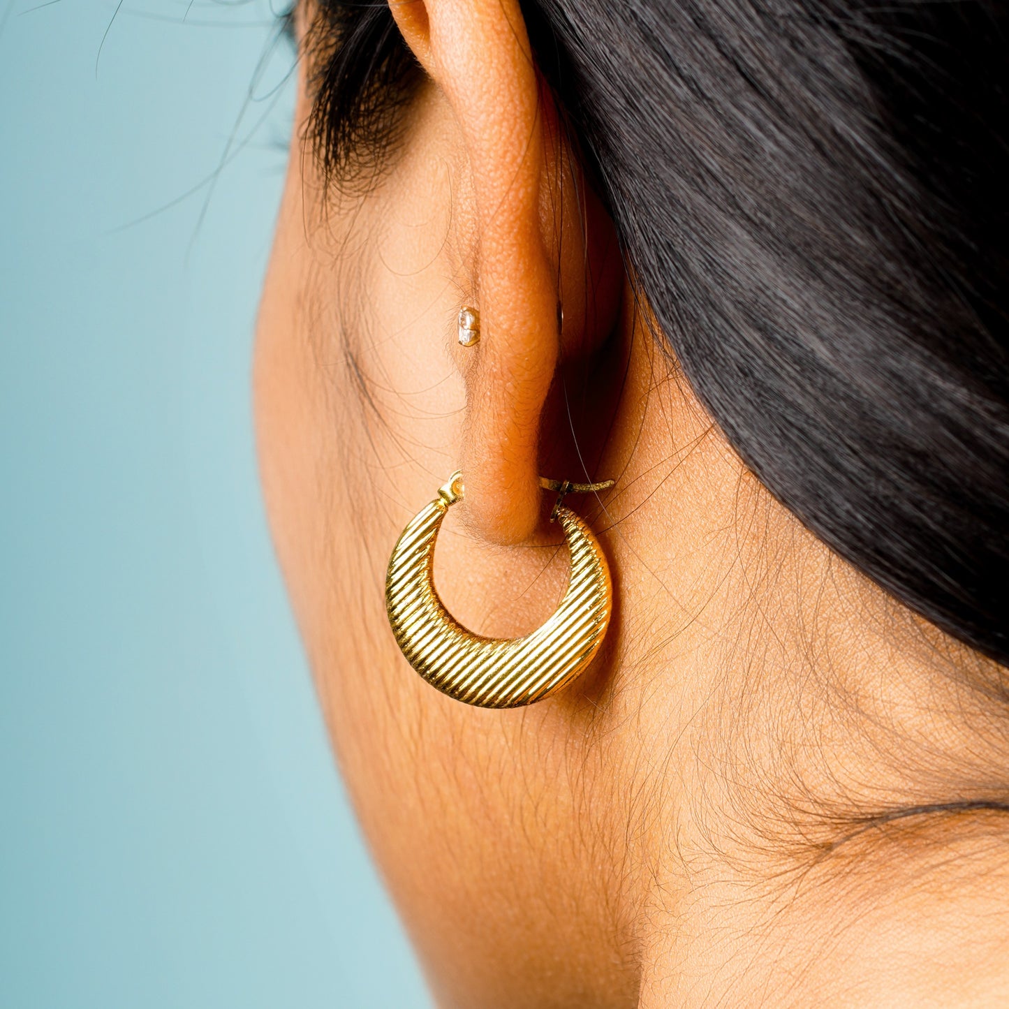 Alia Earrings – Sculpted in stainless steel, evoking flow and freedom