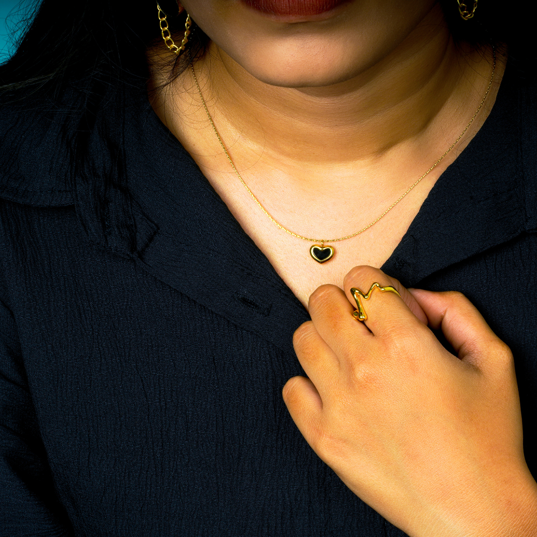 Dilara – Where shadow meets soul, a stainless steel pendant of quiet intensity