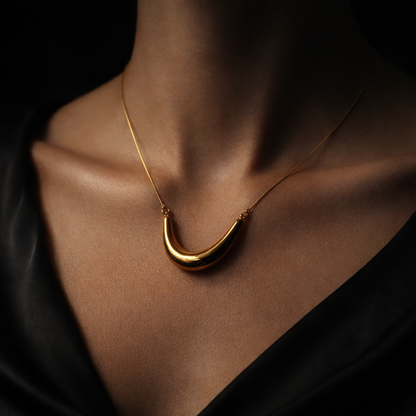 Vera Line Necklace