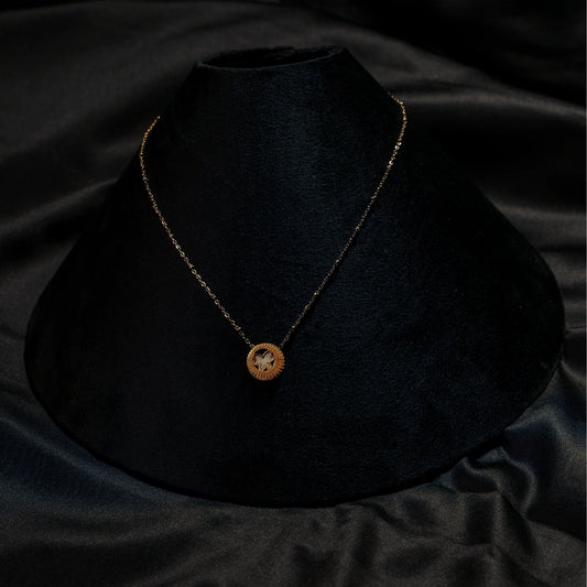 Lune Curve Necklace