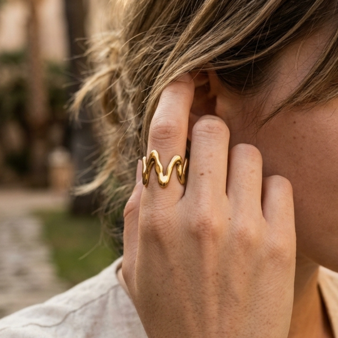 Amaira Open Curve Ring