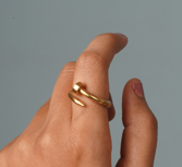 Lunira – A stainless steel ring designed to move effortlessly from day to night