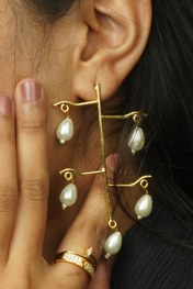 Dara Earrings – Pearls in motion, sculpted in brass